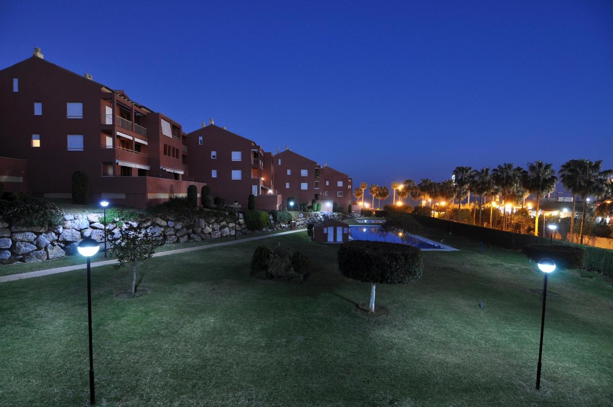 Apartamento Las Camelias เบนัลมาเดนา ภายนอก รูปภาพ