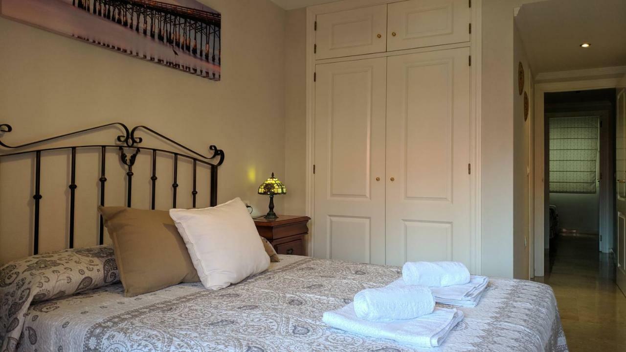 Apartamento Las Camelias เบนัลมาเดนา ภายนอก รูปภาพ