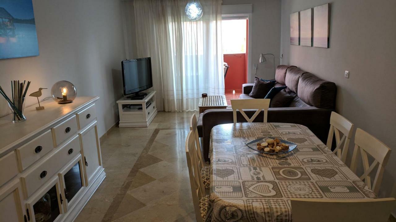 Apartamento Las Camelias เบนัลมาเดนา ภายนอก รูปภาพ