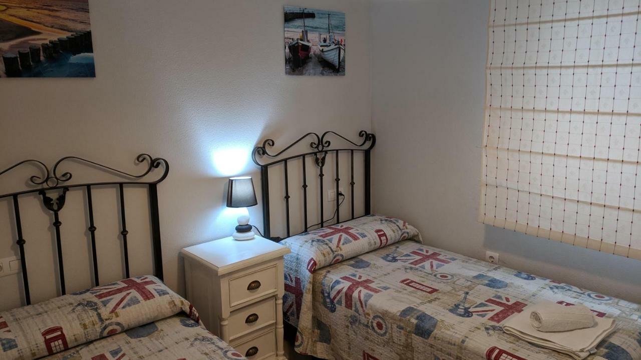 Apartamento Las Camelias เบนัลมาเดนา ภายนอก รูปภาพ
