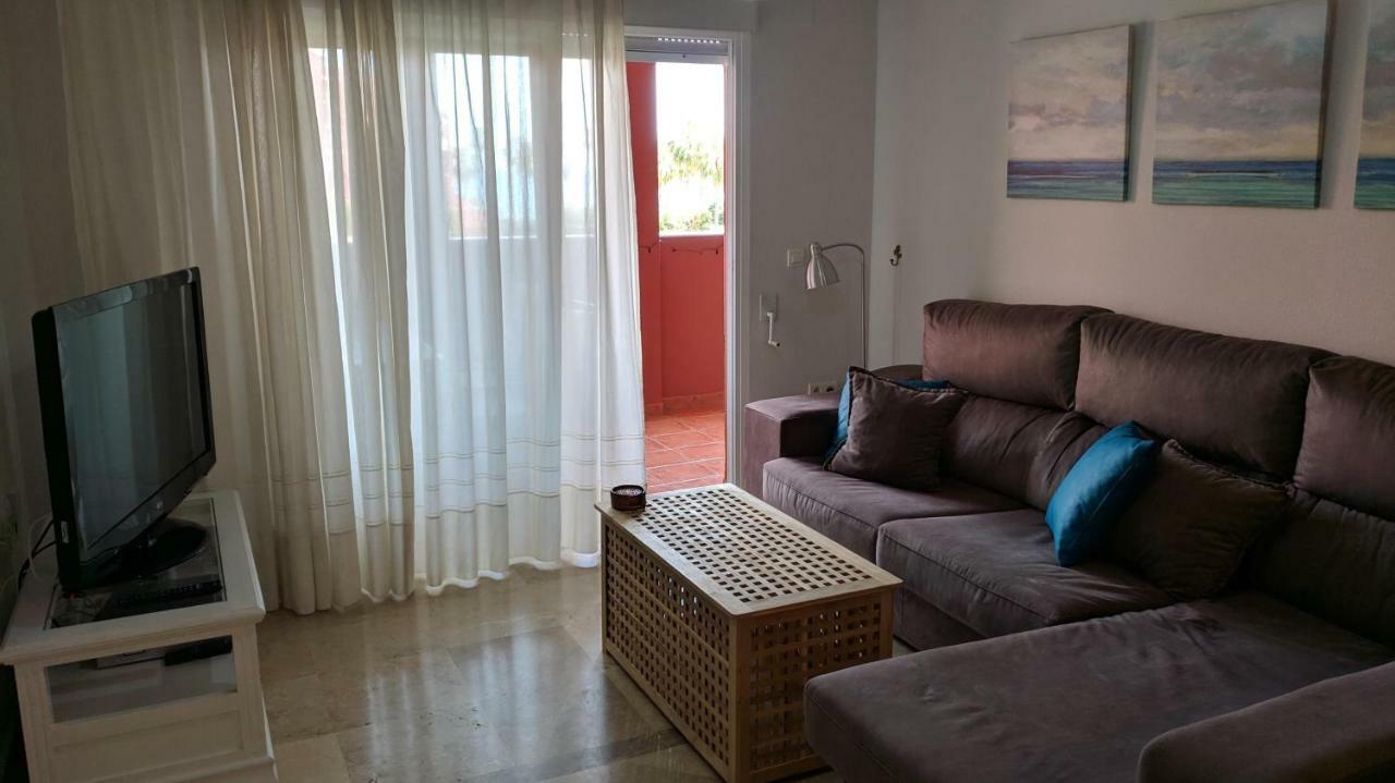 Apartamento Las Camelias เบนัลมาเดนา ภายนอก รูปภาพ