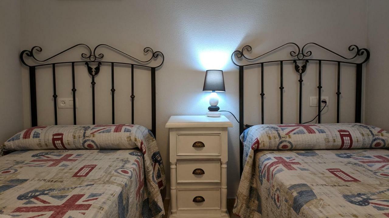 Apartamento Las Camelias เบนัลมาเดนา ภายนอก รูปภาพ
